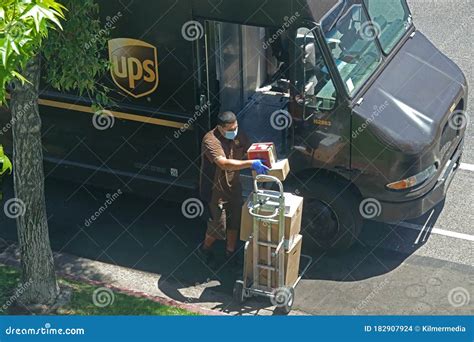 How has the coronavirus pandemic affected parcel delivery 